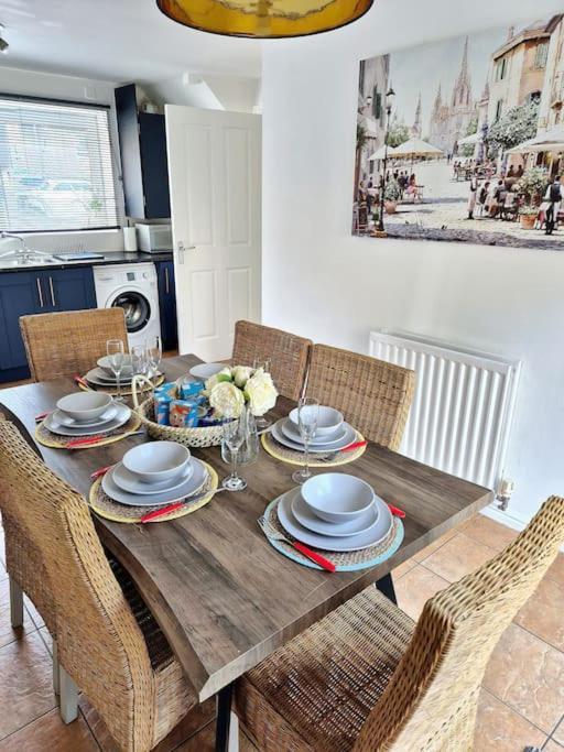 Home From Home 3 Bed,2 Bath House With Garden&Parking Near Centre&Tram Stop Sheffield Luaran gambar